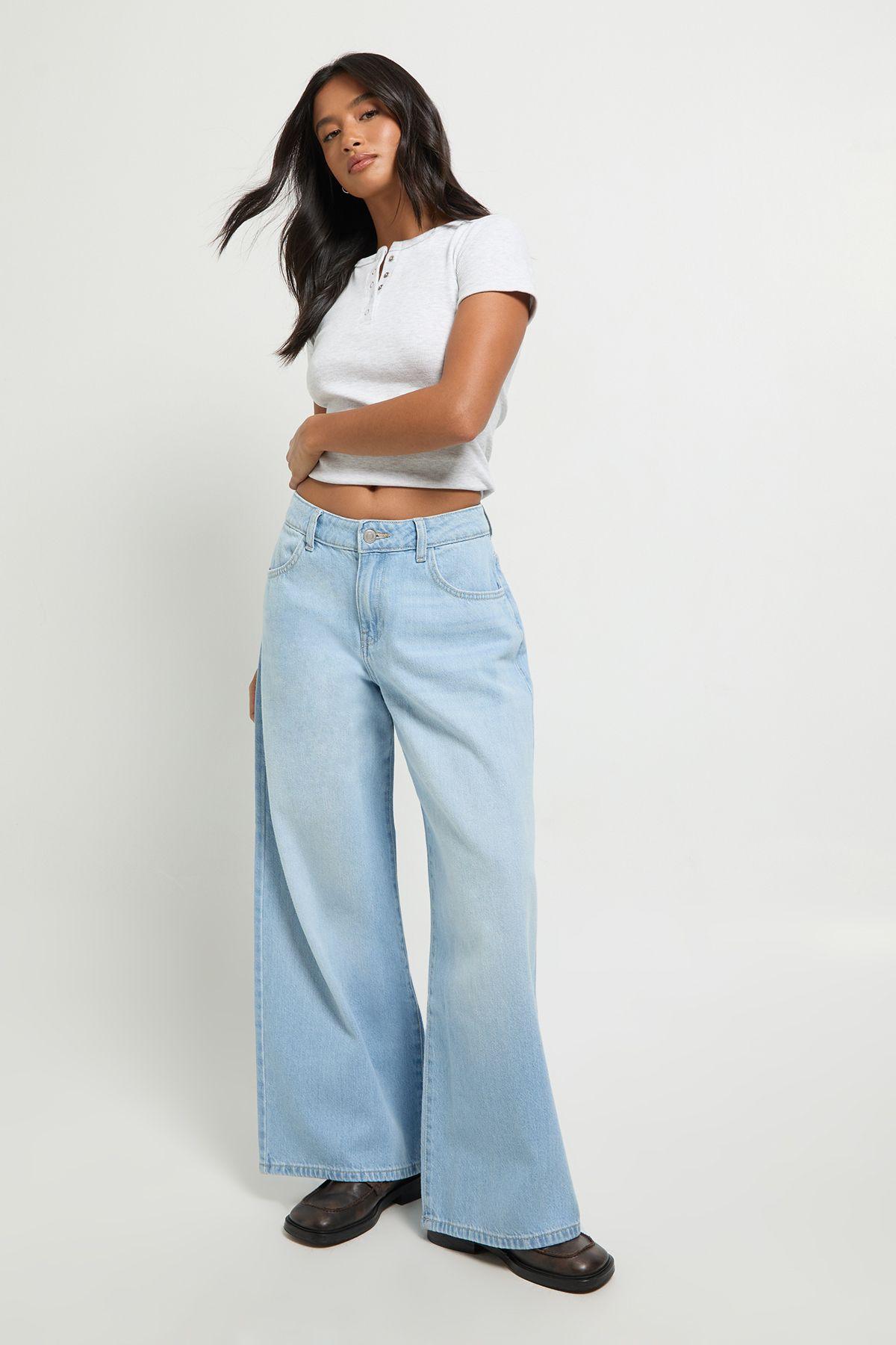 Petite Basics Mid Waist Boyfriend Jean by BOOHOO