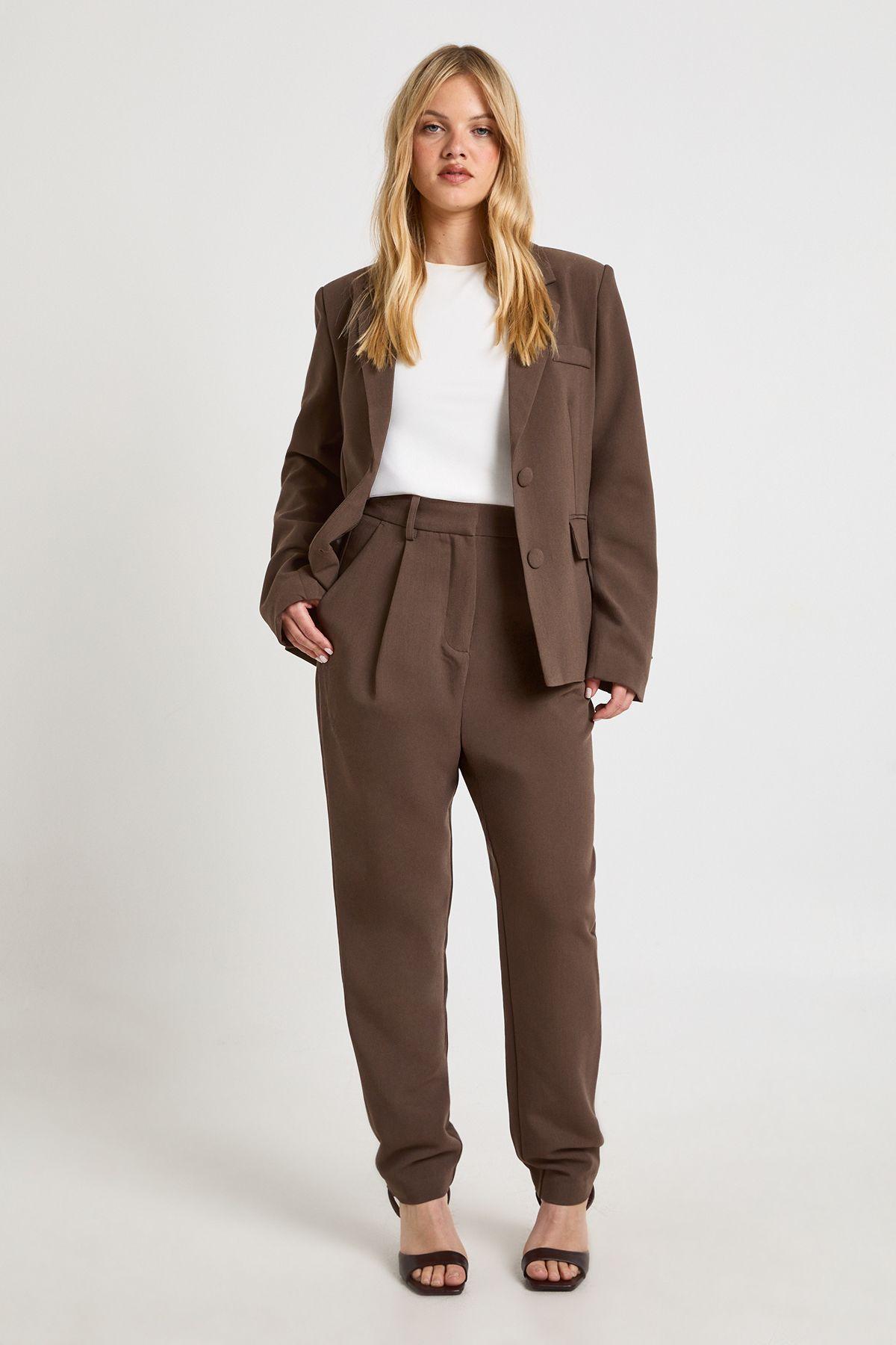 Petite Essential Slim Leg Tailored Trousers by BOOHOO