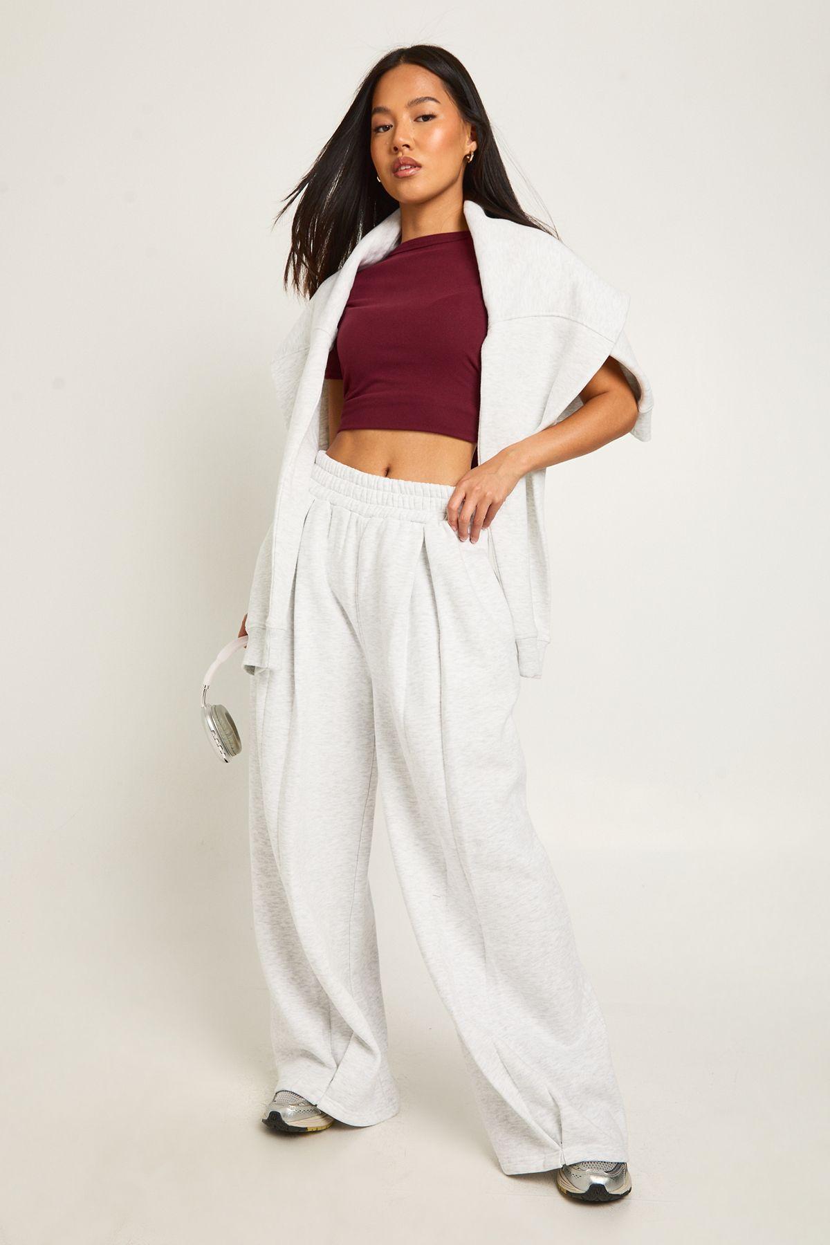 Petite High Waist Pleat Detail Straight Leg Jogger by BOOHOO Petite High Waist Pleat Detail Straight Leg Jogger by BOOHOO