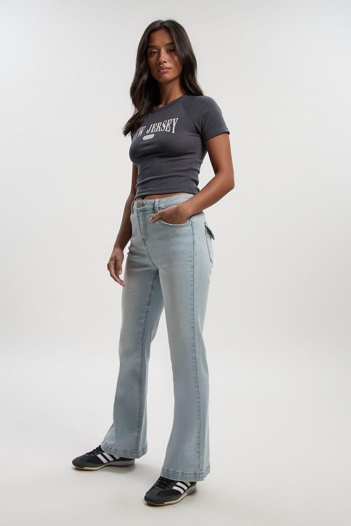 Petite Mid Rise Y2K Bootcut Jean by BOOHOO
