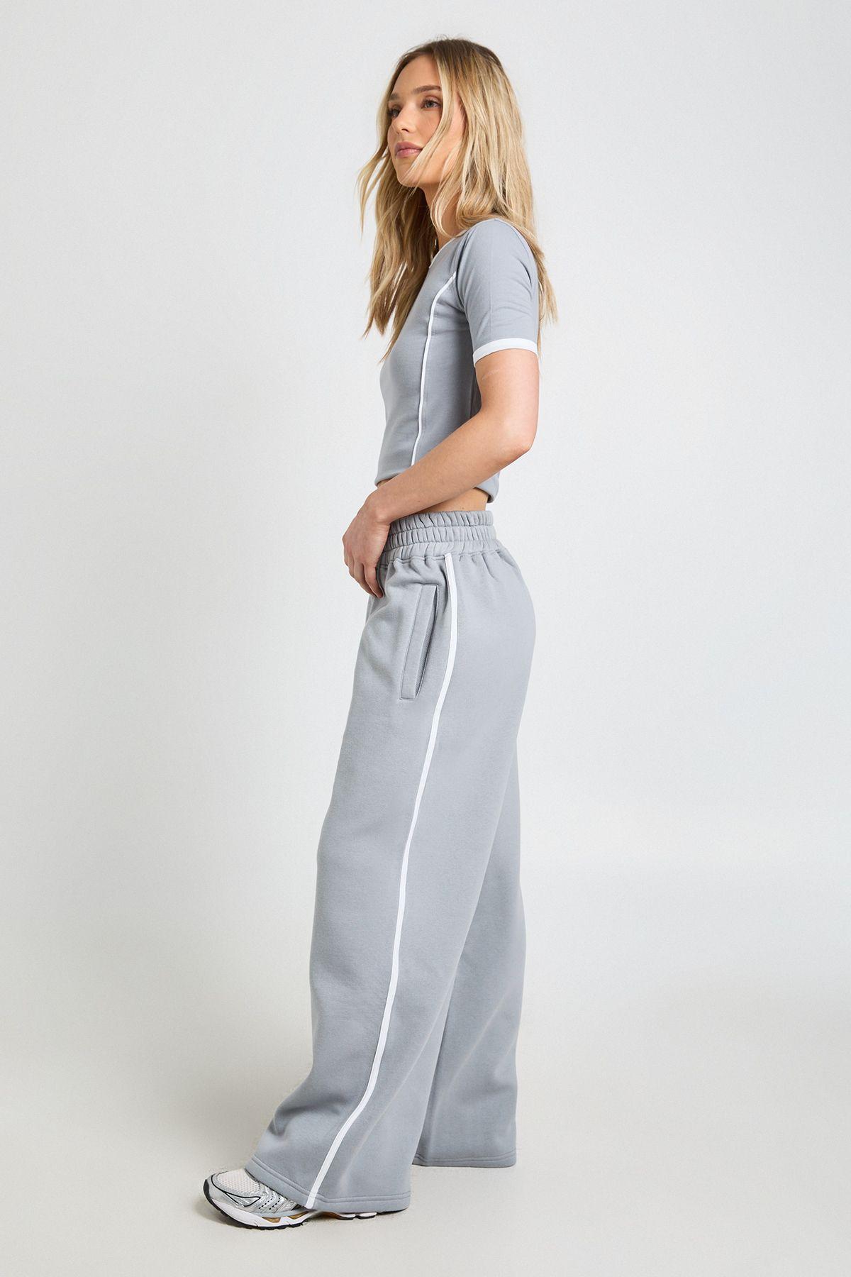 Petite Piping Detail T-Shirt And Straight Leg Jogger Set by BOOHOO