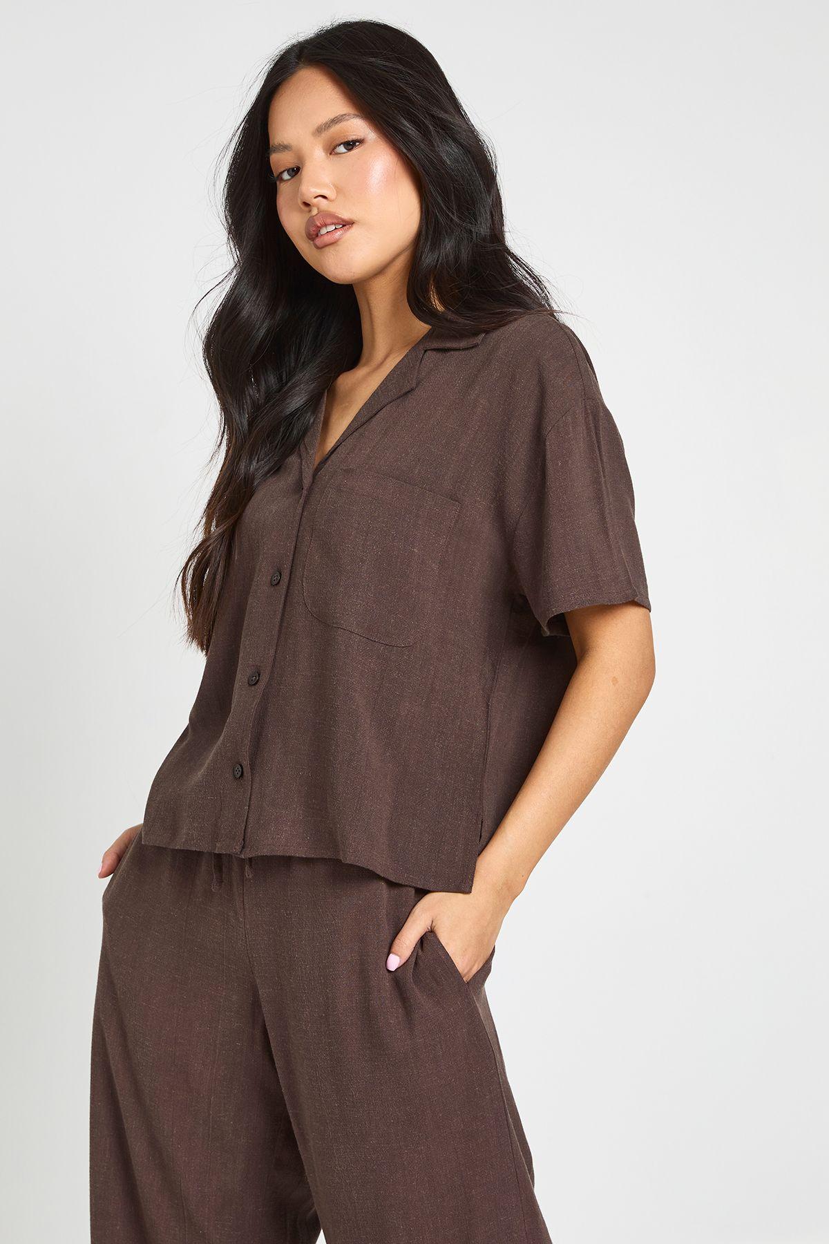 Petite Premium Linen Short Sleeve Shirt by BOOHOO