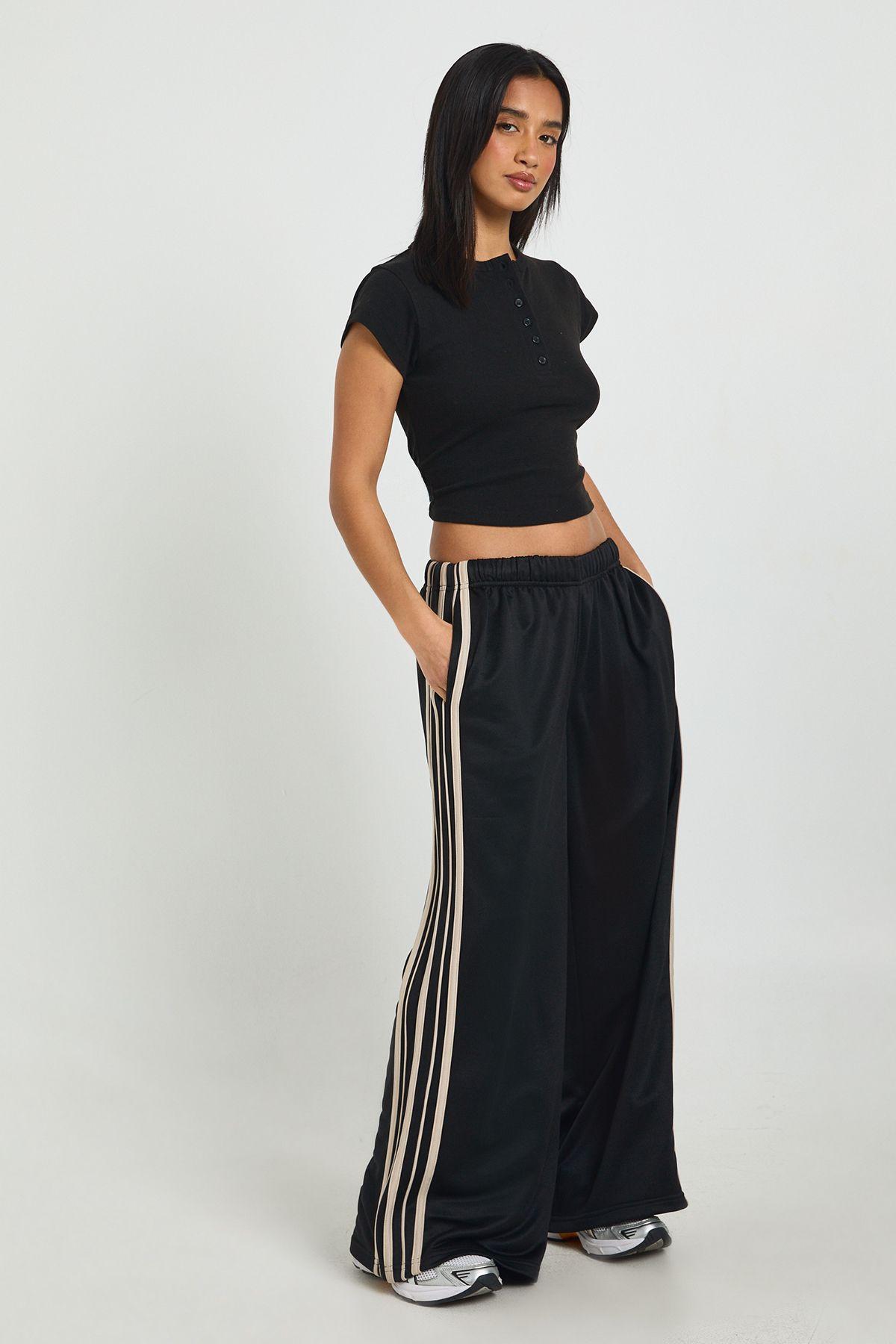 Petite Side Stripe Adjustable Cuff Wide Leg Jogger by BOOHOO