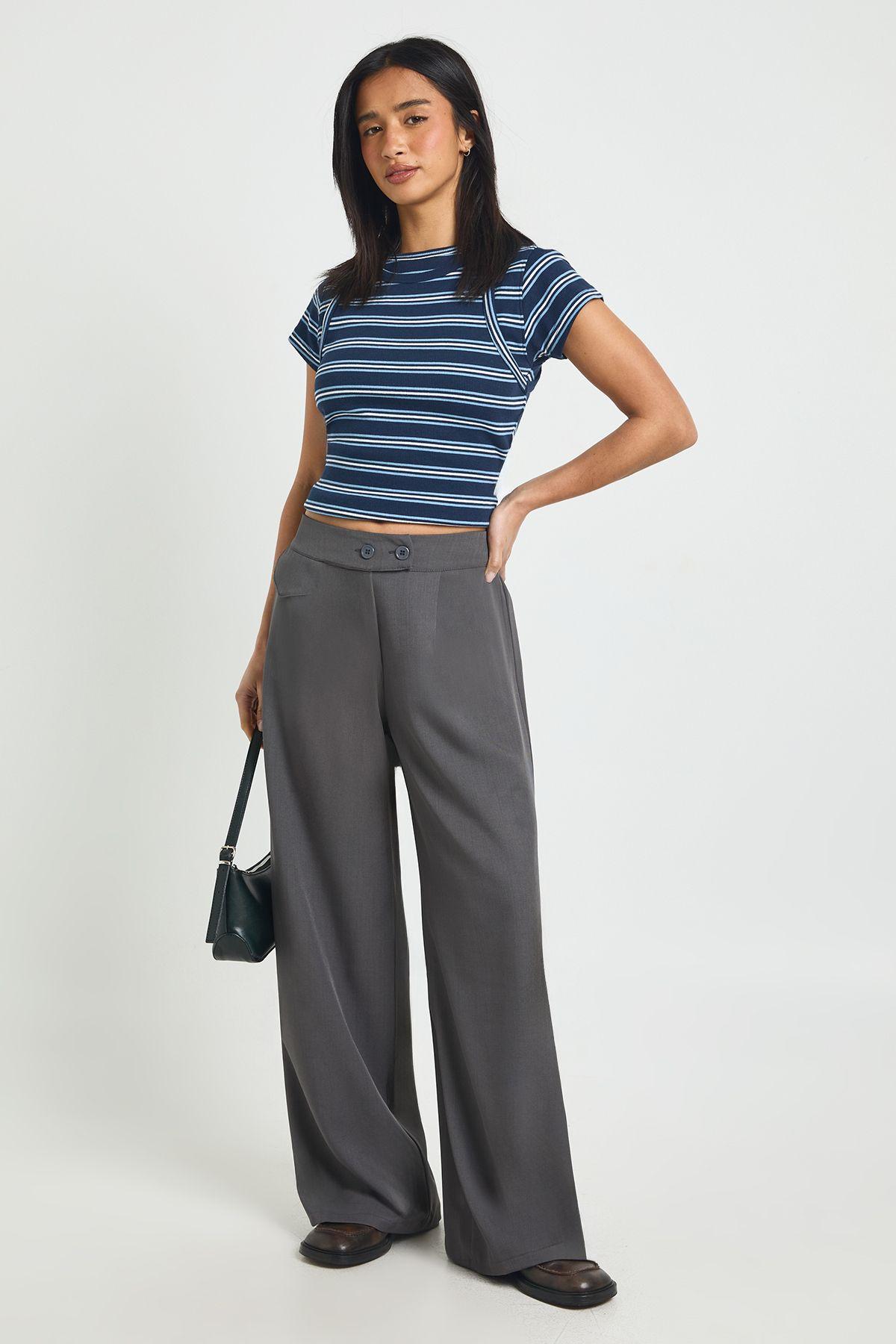 Petite Woven Pocket Detail Wide Leg Trouser by BOOHOO