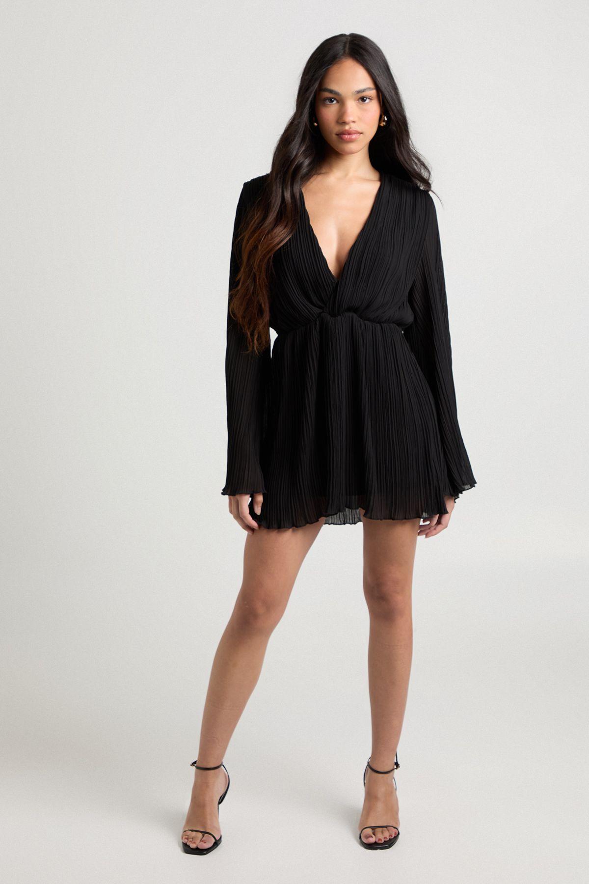Plisse Ruffle Hem Plunge Front Skater Dress by BOOHOO