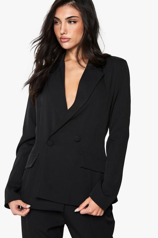 Plunge Tailored Fitted Blazer by BOOHOO