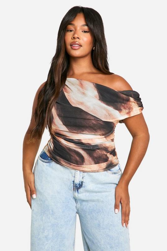 Plus Abstract Asymmetric Ruched Top by BOOHOO