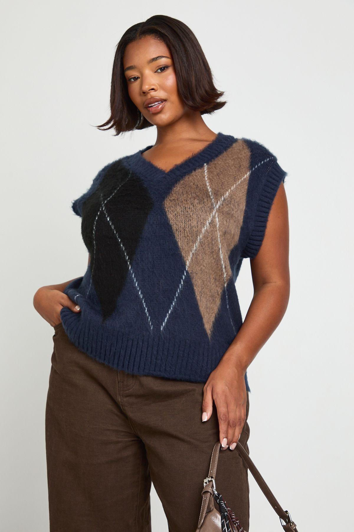 Plus Argyle Knitted Vest by BOOHOO