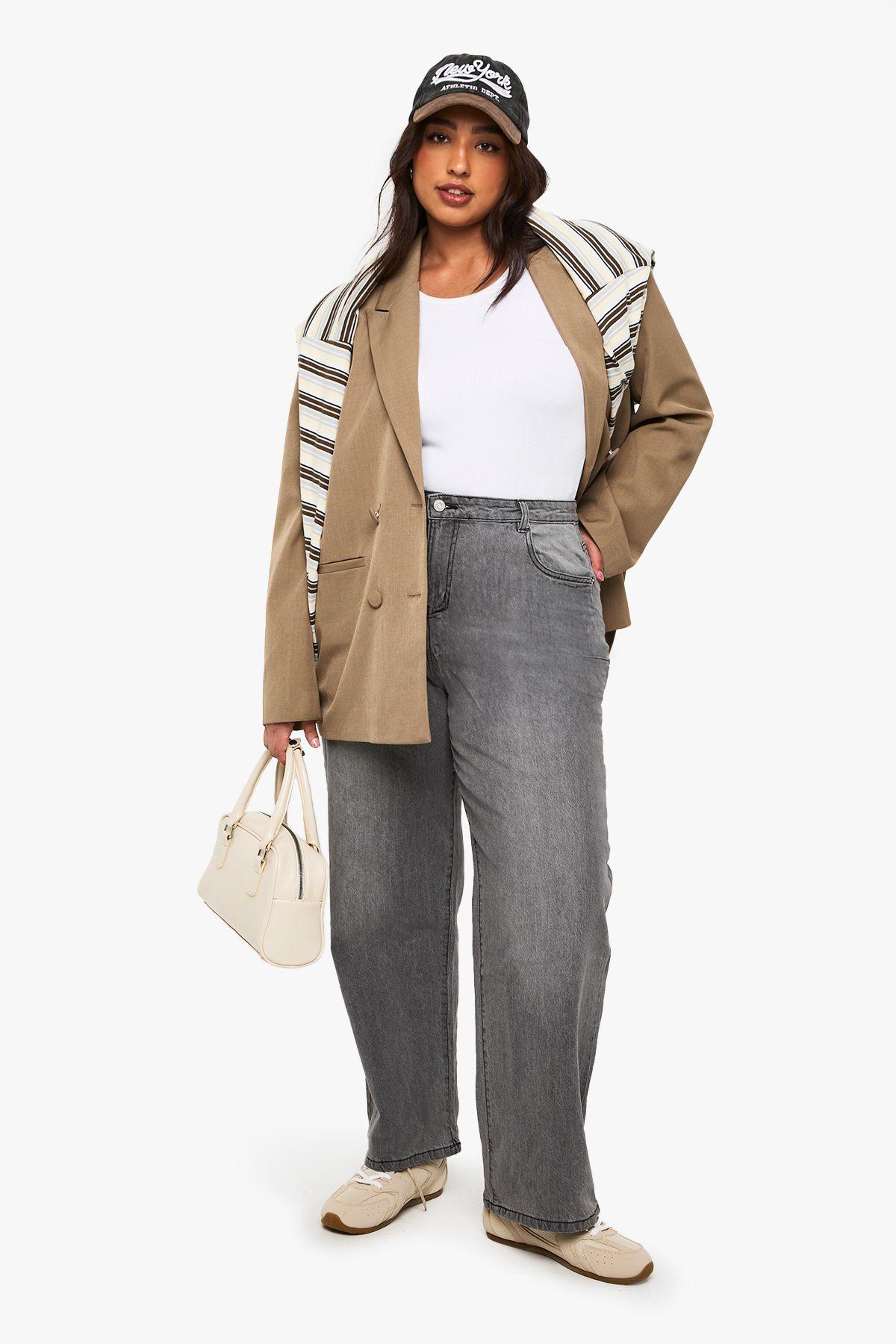 Plus Basic Straight Leg Jean by BOOHOO