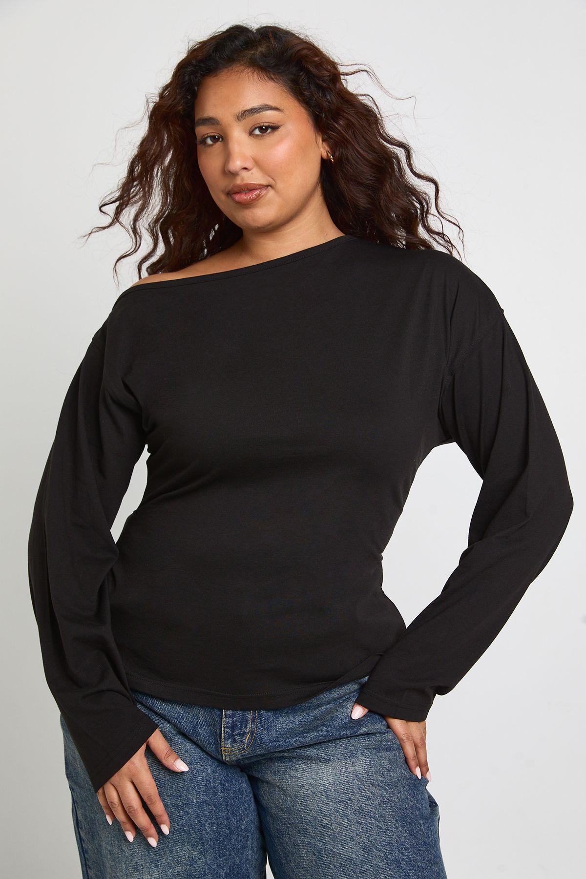 Plus Off The Shoulder Ruched Split Hem Top by BOOHOO