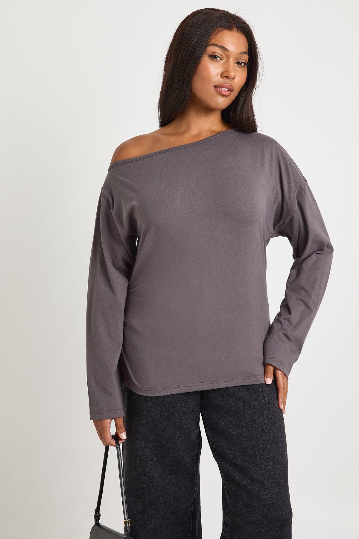 Plus Off The Shoulder Ruched Split Hem Top by BOOHOO