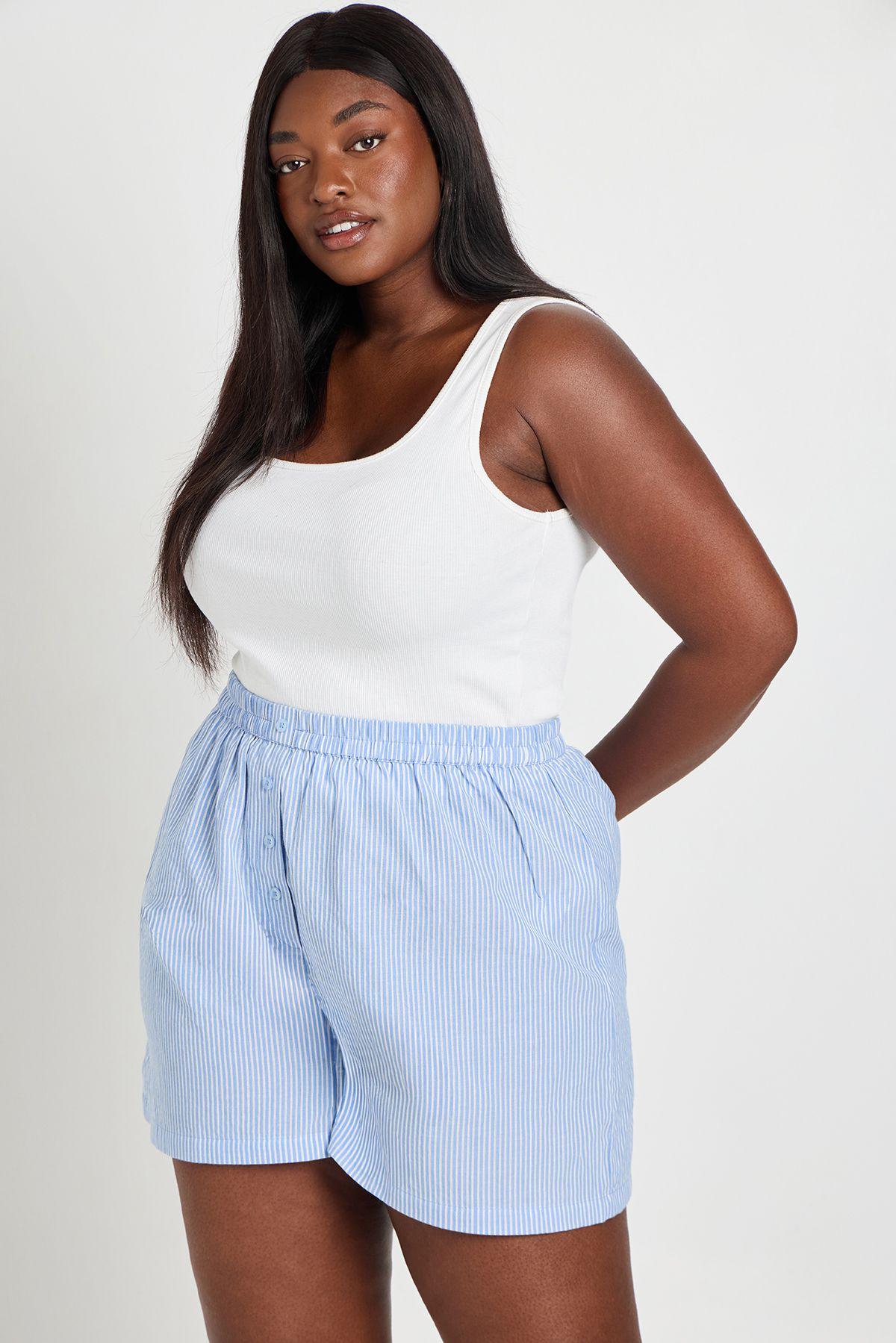 Plus Poplin Henley Short by BOOHOO