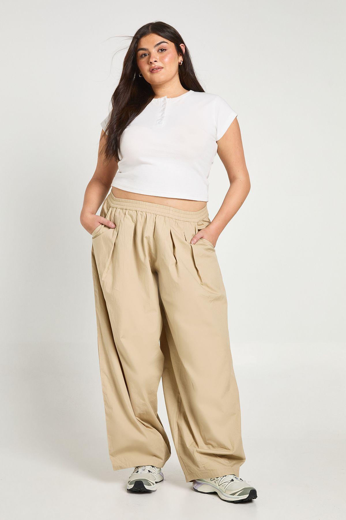 Plus Poplin Pleated Barrel Leg Trouser by BOOHOO