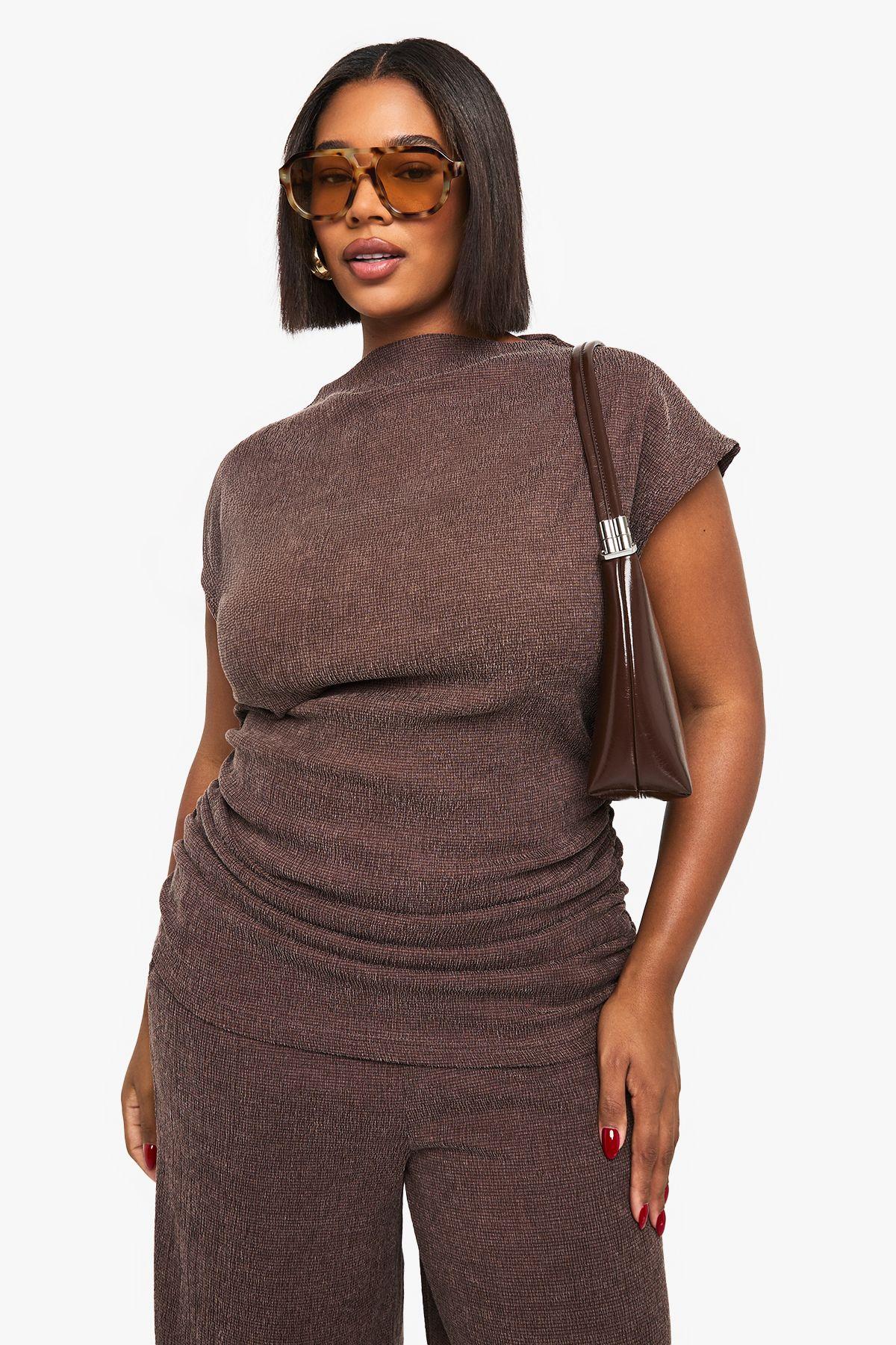 Plus Ruched Side Asymmetric Top by BOOHOO