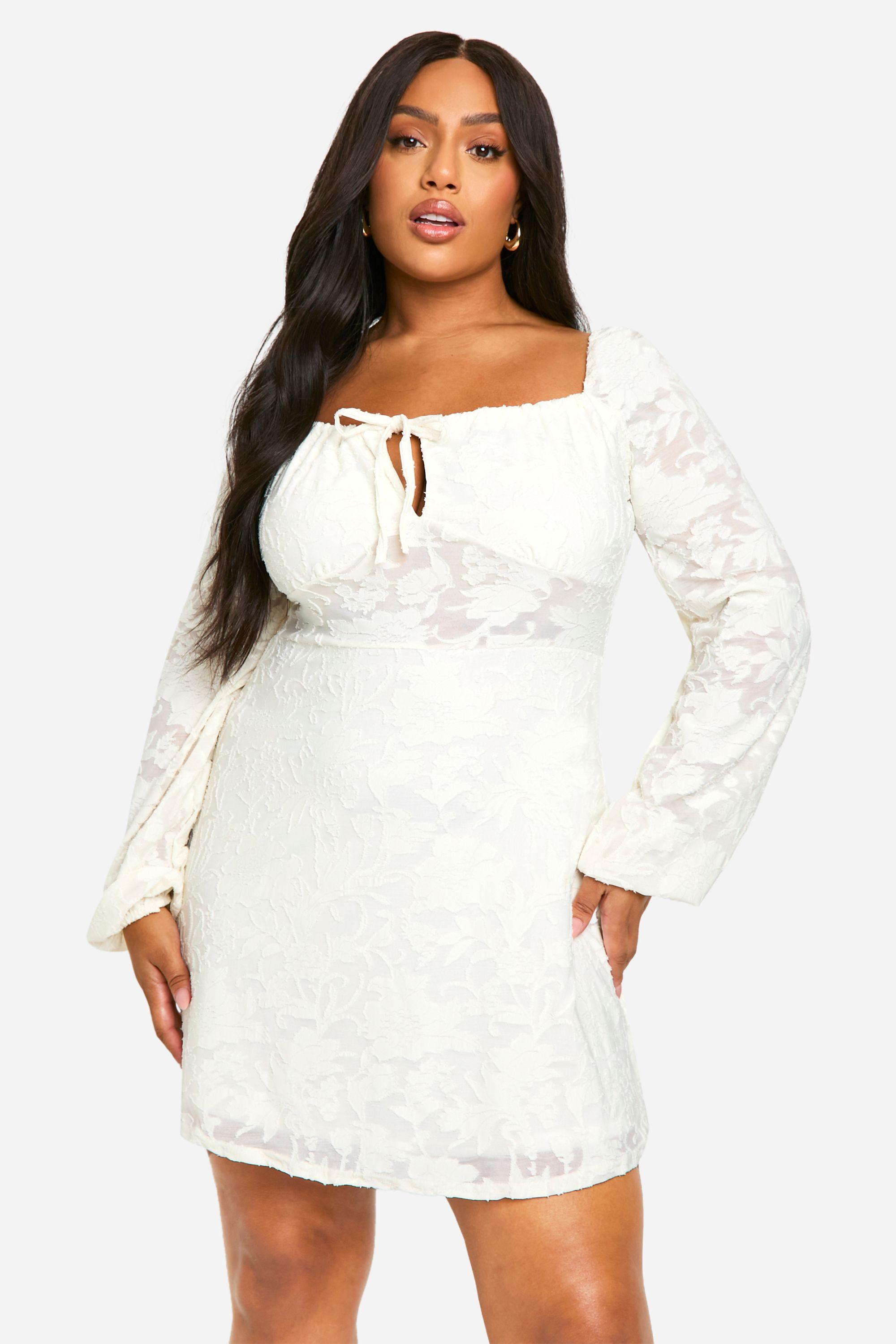 Plus Textured Floral Skater Dress by BOOHOO