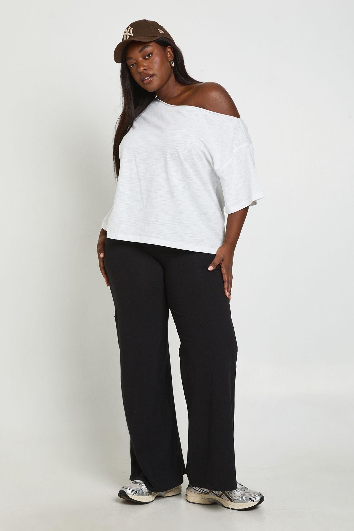 Plus Wide Leg Trouser by BOOHOO