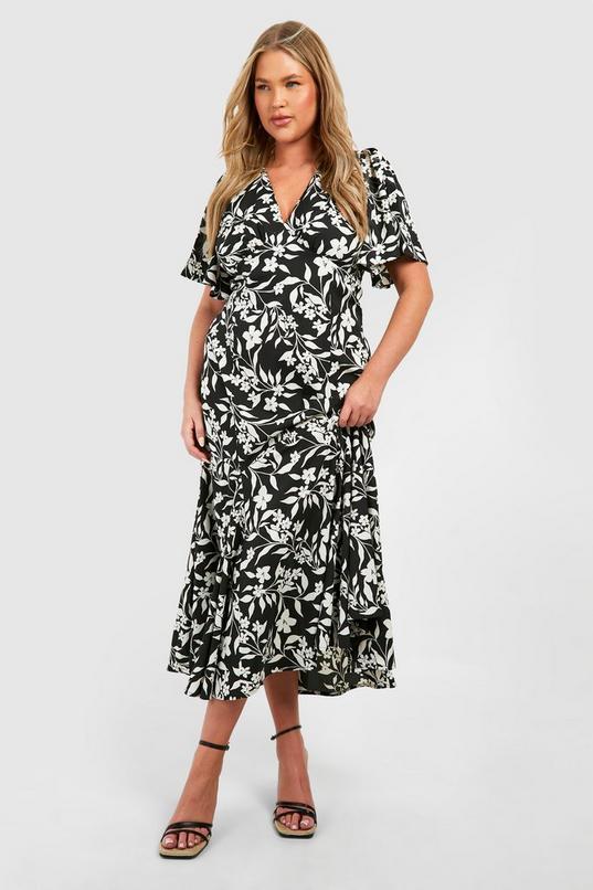 Plus Woven Floral Print Short Sleeve V Neck Midaxi Dress by BOOHOO