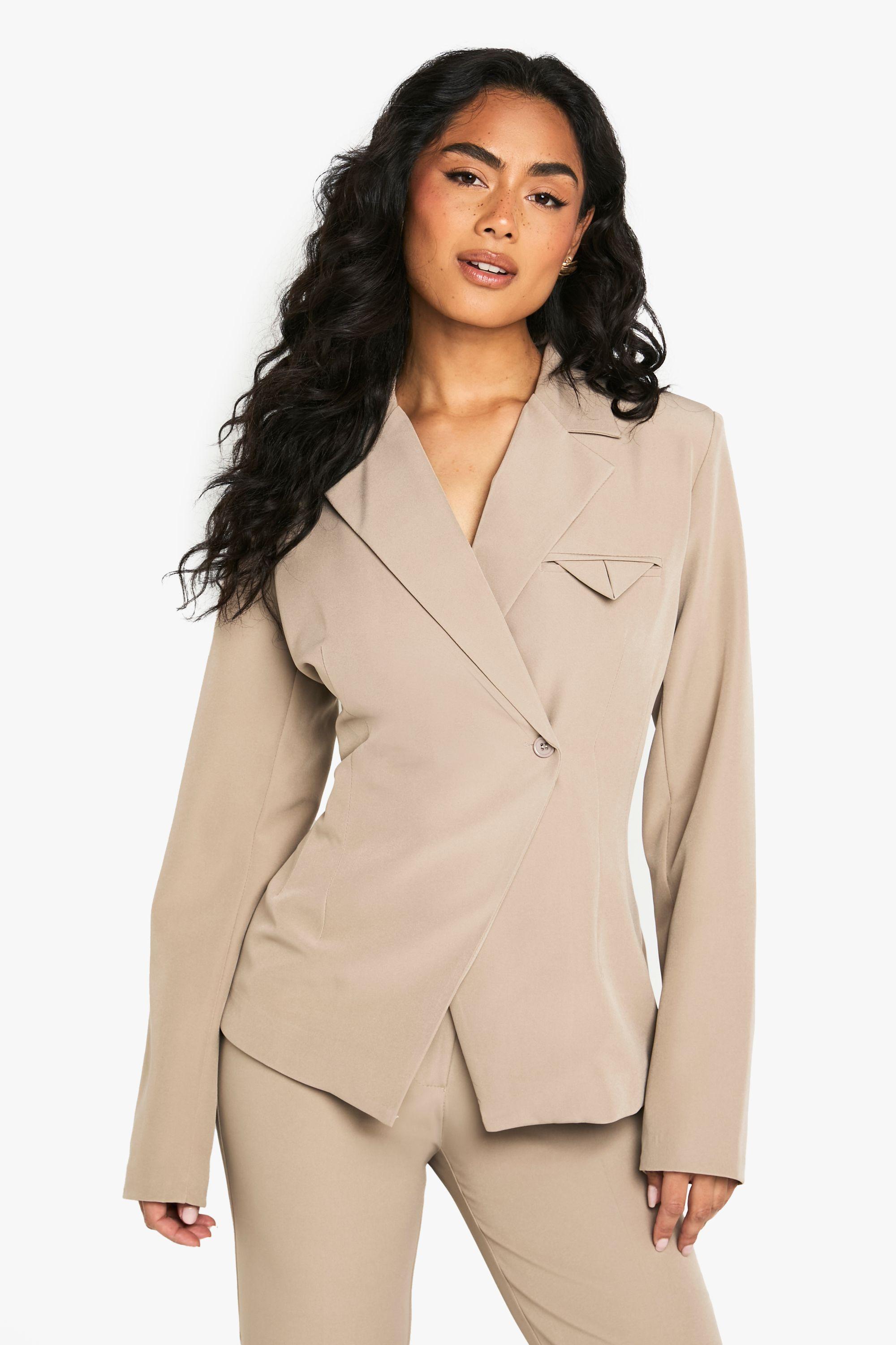 Pocket Detail Structured Blazer by BOOHOO