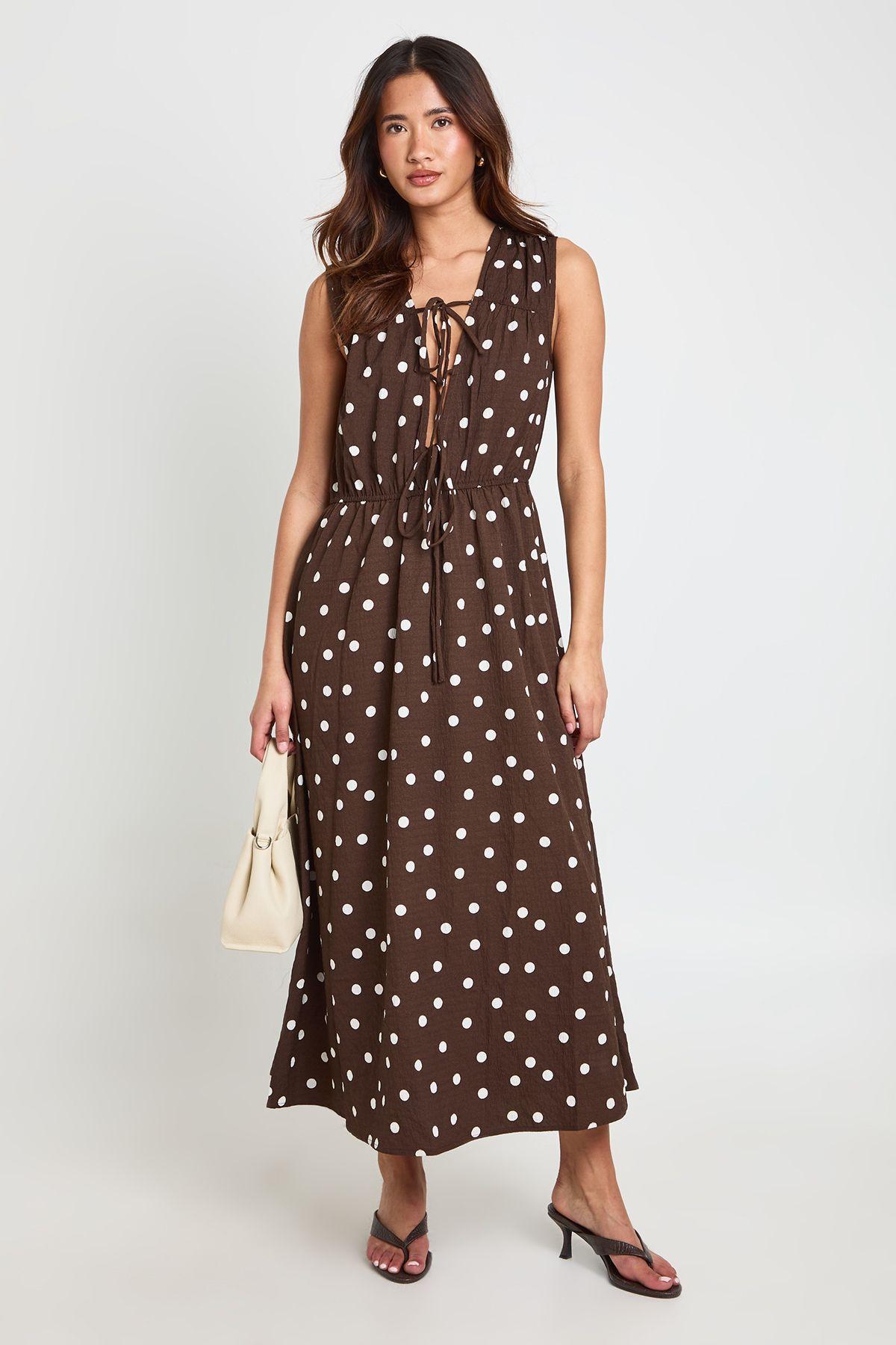 Polka Dot Tie Front Midaxi Dress by BOOHOO