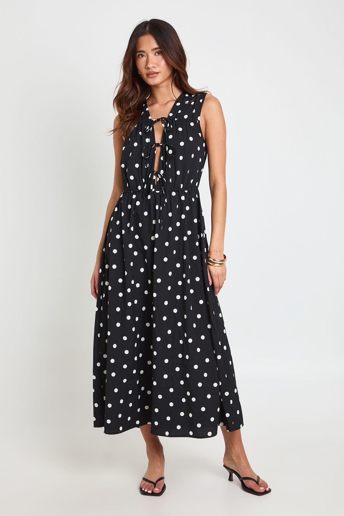 Polka Dot Tie Front Midaxi Dress by BOOHOO
