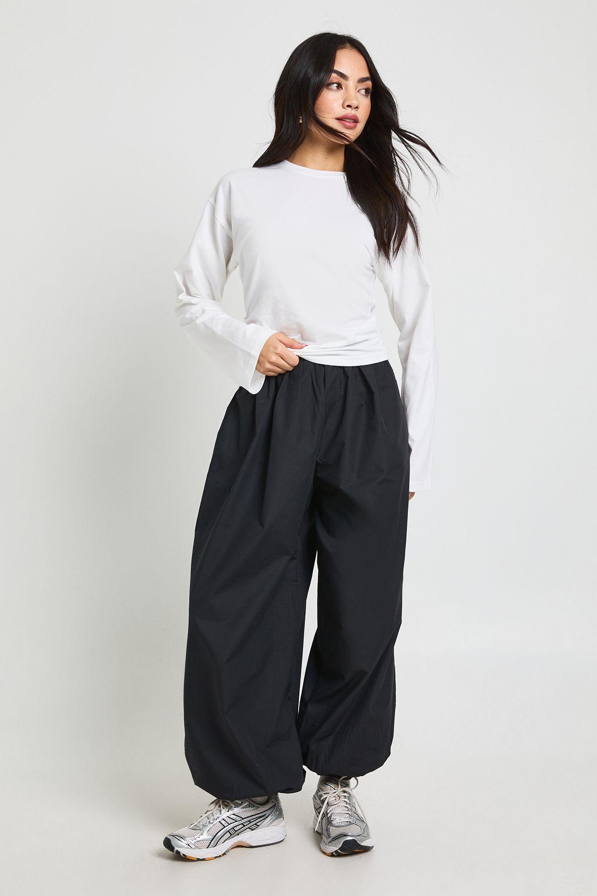 Poplin Low Rise Concealed Waistband Balloon Trousers by BOOHOO