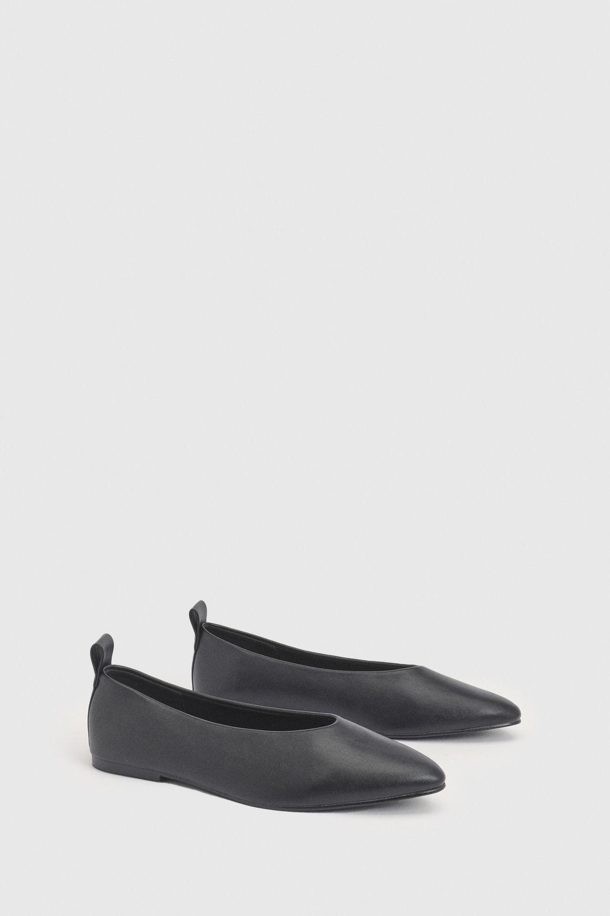 Round Toe Ballet Flats by BOOHOO