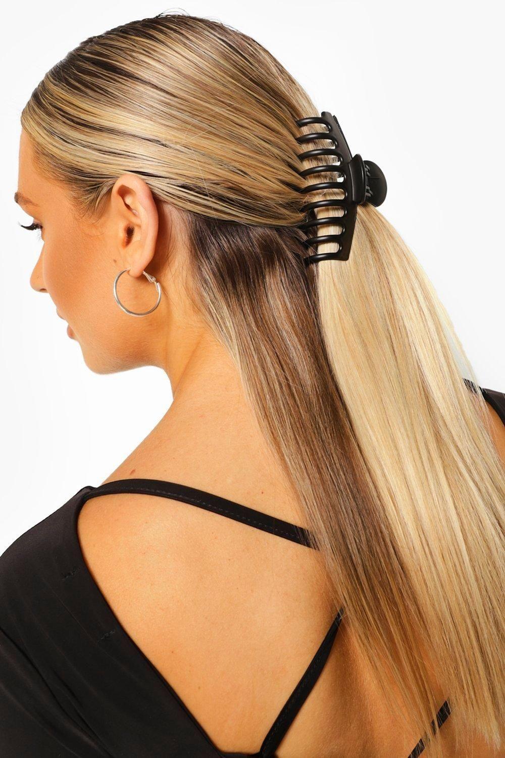 Rounded Claw Clip by BOOHOO