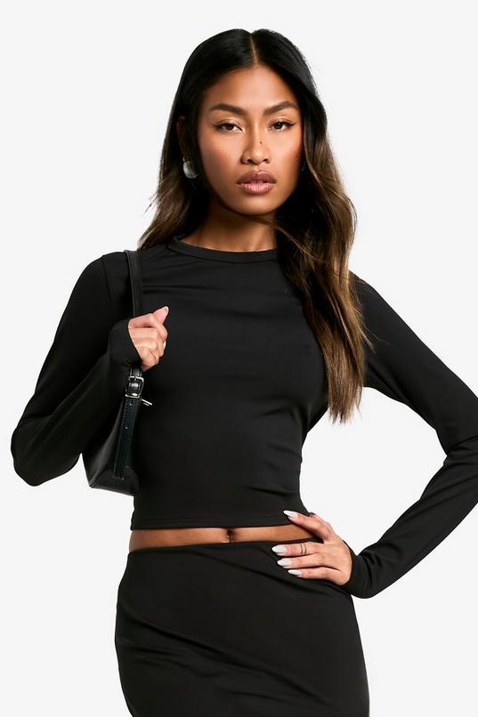 Sculpting Slinky Crew Neck Long Sleeve Top by BOOHOO