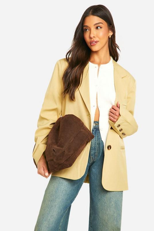 Single Breasted Relaxed Fit Tailored Blazer by BOOHOO