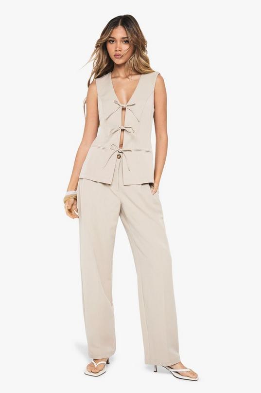 Tailored Barrel Leg Trouser by BOOHOO