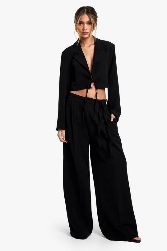 Tailored Woven Belted Wide Leg Trouser by BOOHOO