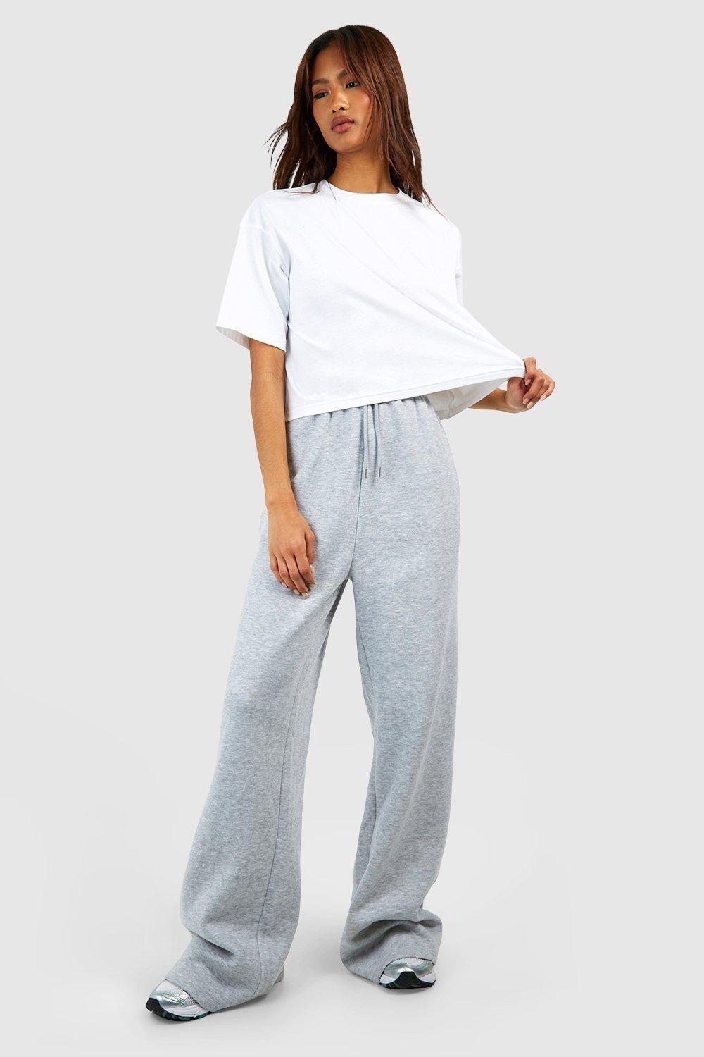 Tall Basic Wide Leg Jogger by BOOHOO Tall Basic Wide Leg Jogger by BOOHOO