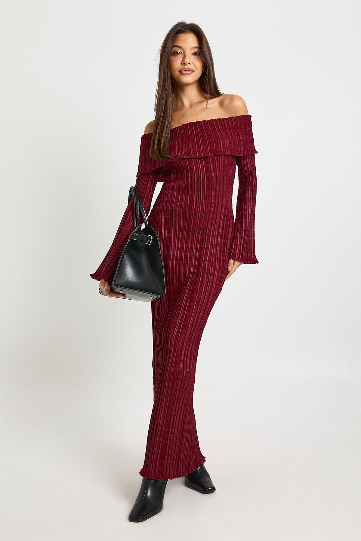 Textured Bardot Maxi Dress by BOOHOO