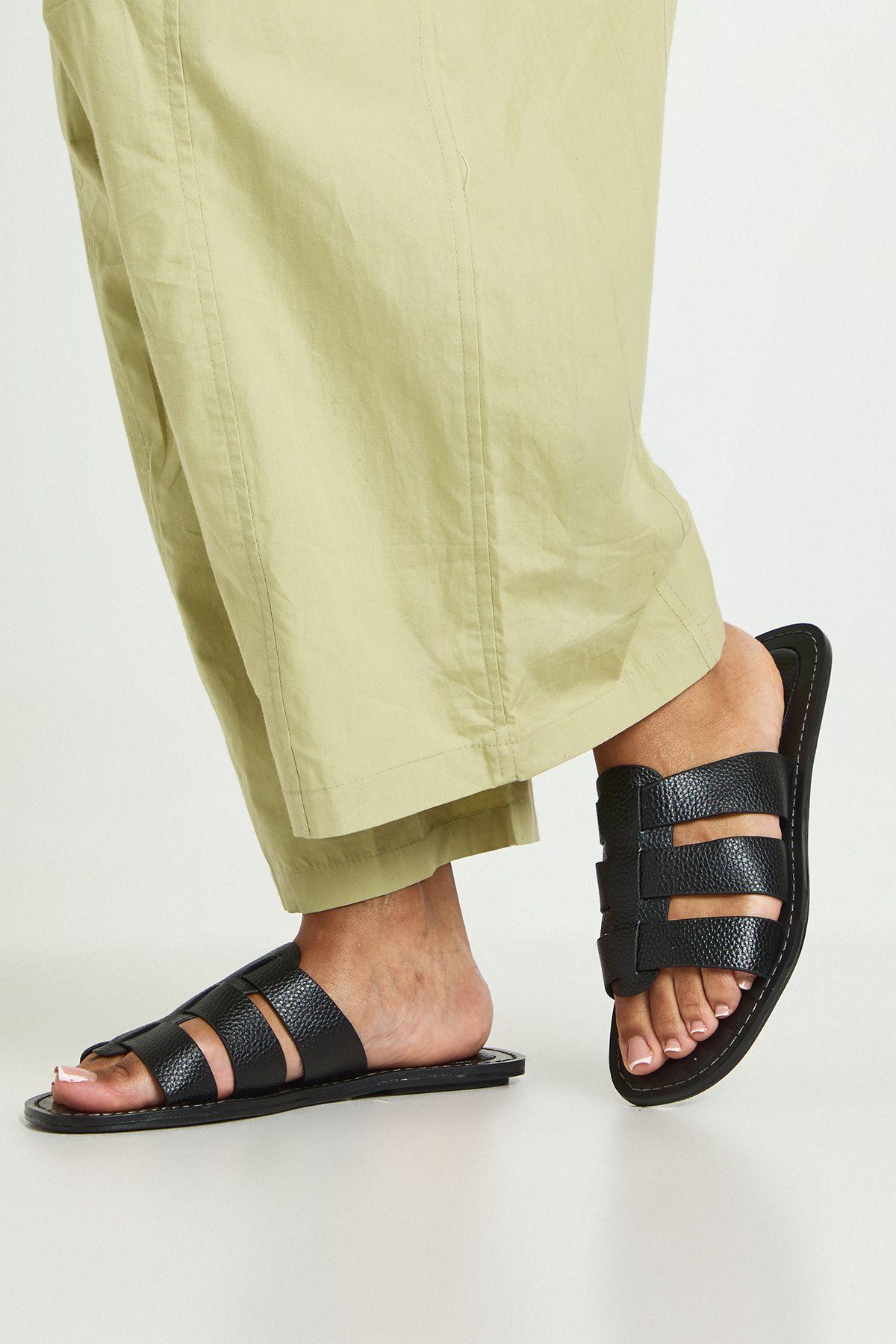 Textured Gladiator Sliders by BOOHOO