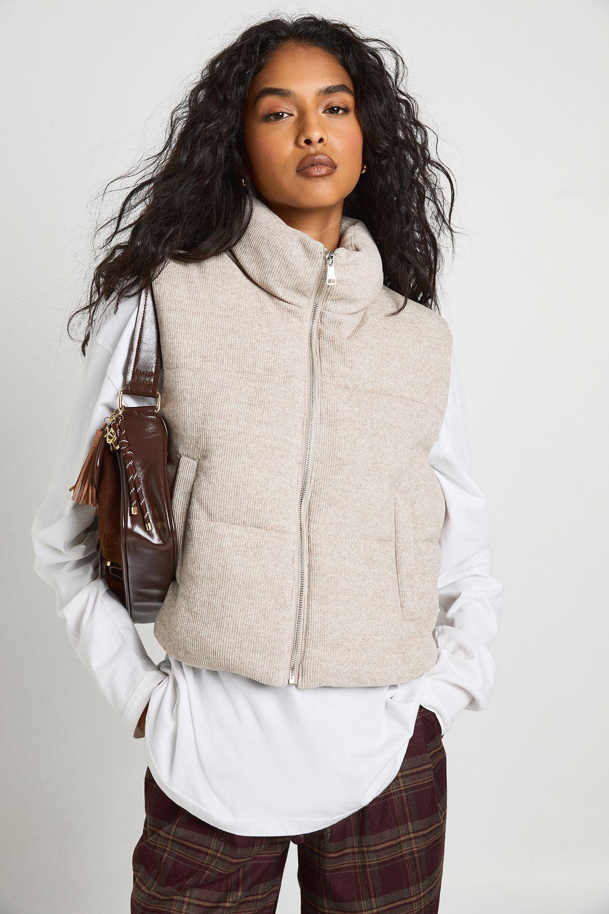 Textured Puffer Gilet by BOOHOO