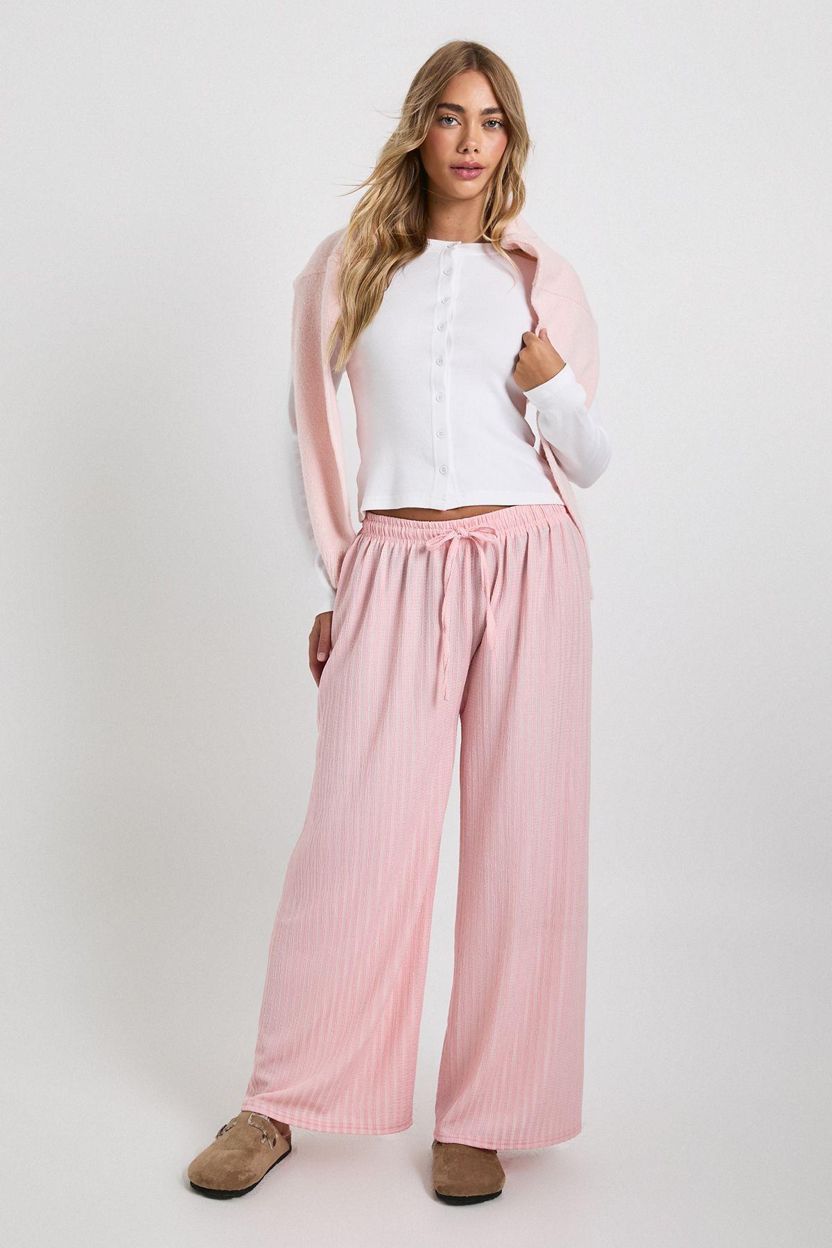 Textured Wide Leg Trouser by BOOHOO