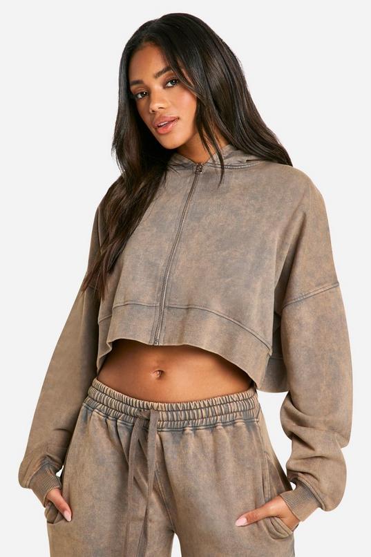 WASHED BOXY CROP ZIP THROUGH HOODIE by BOOHOO