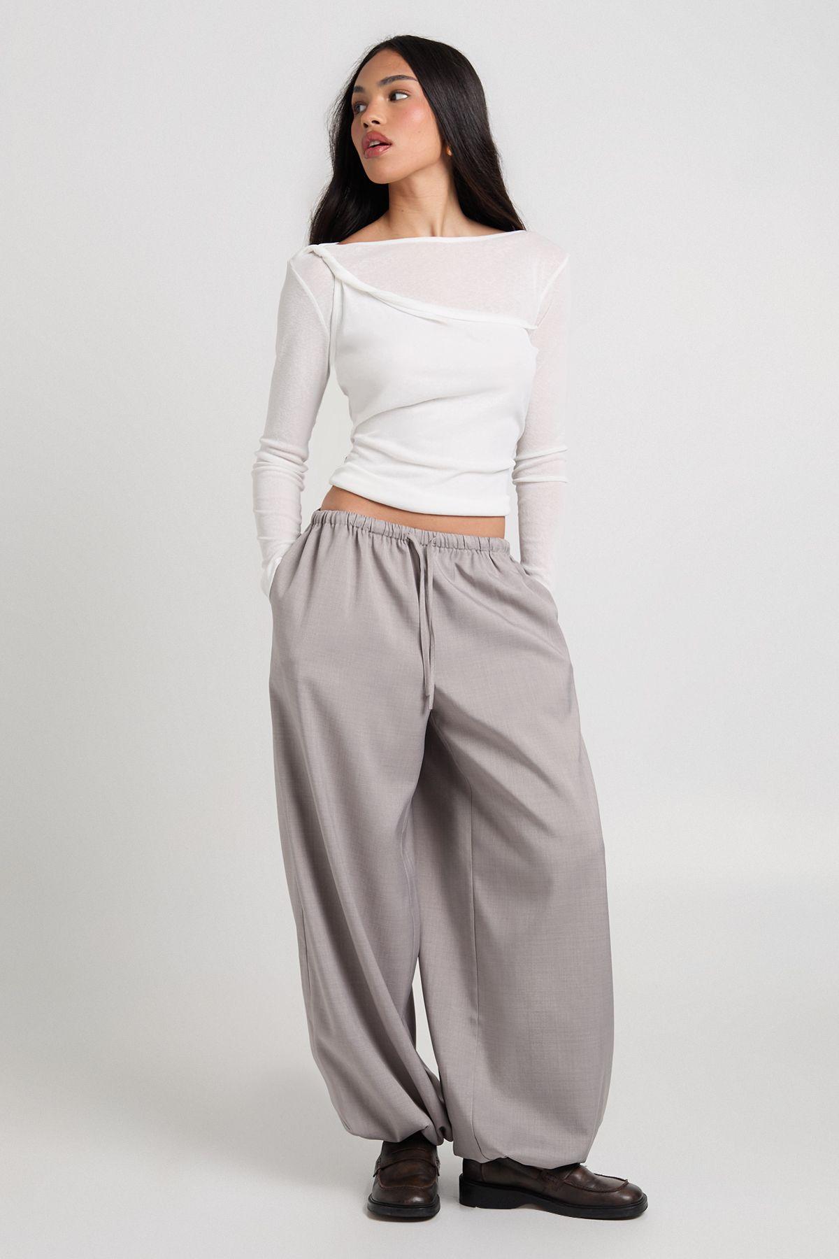 Woven Crepe Balloon Trouser by BOOHOO