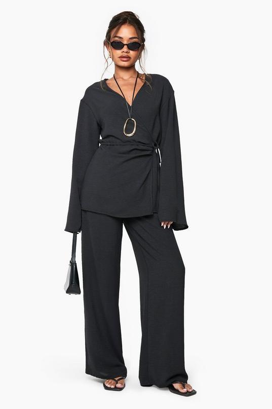 Woven Elastic Waist Wide Leg Trousers by BOOHOO