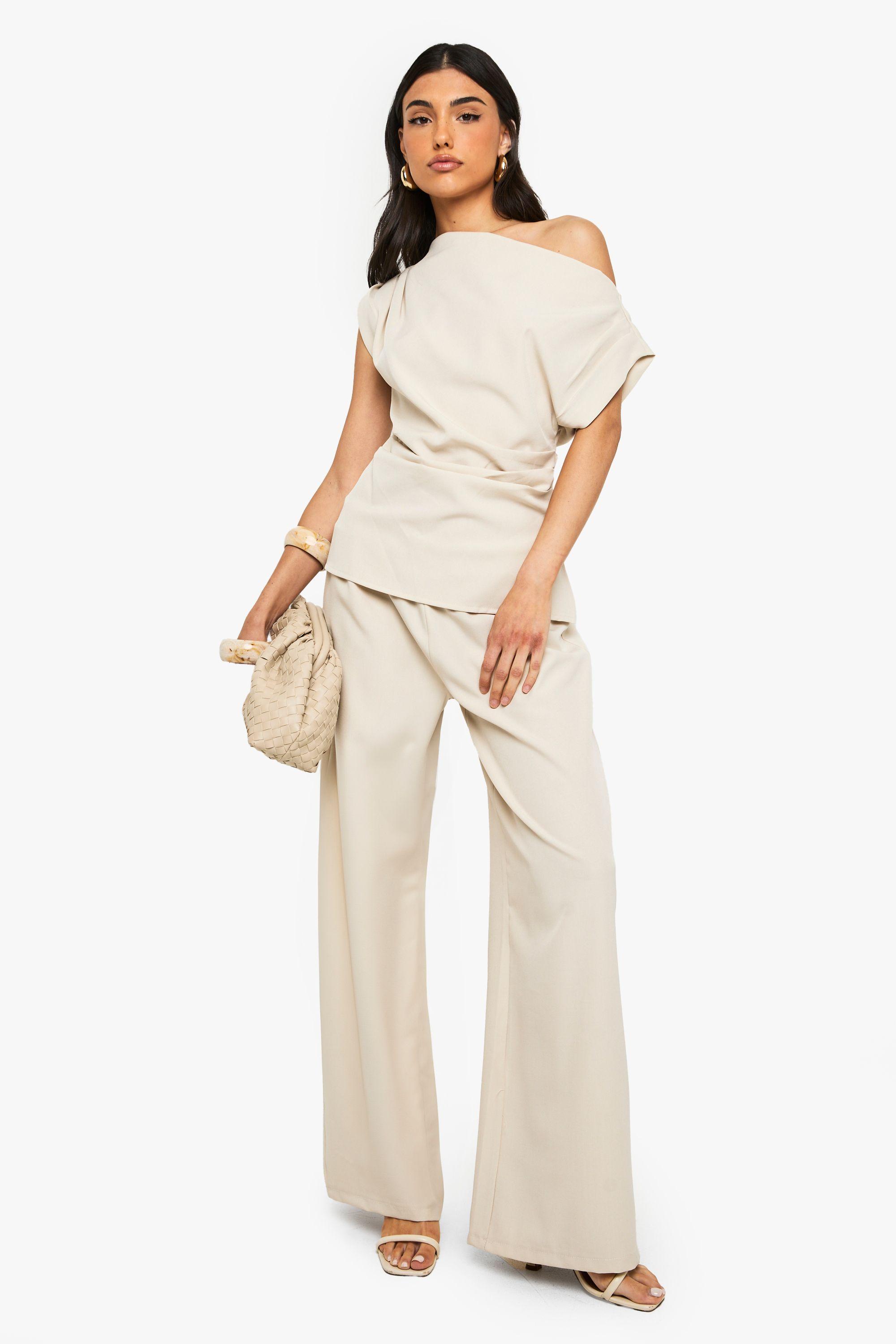 Woven Elasticated Waist Straight Leg Trouser by BOOHOO