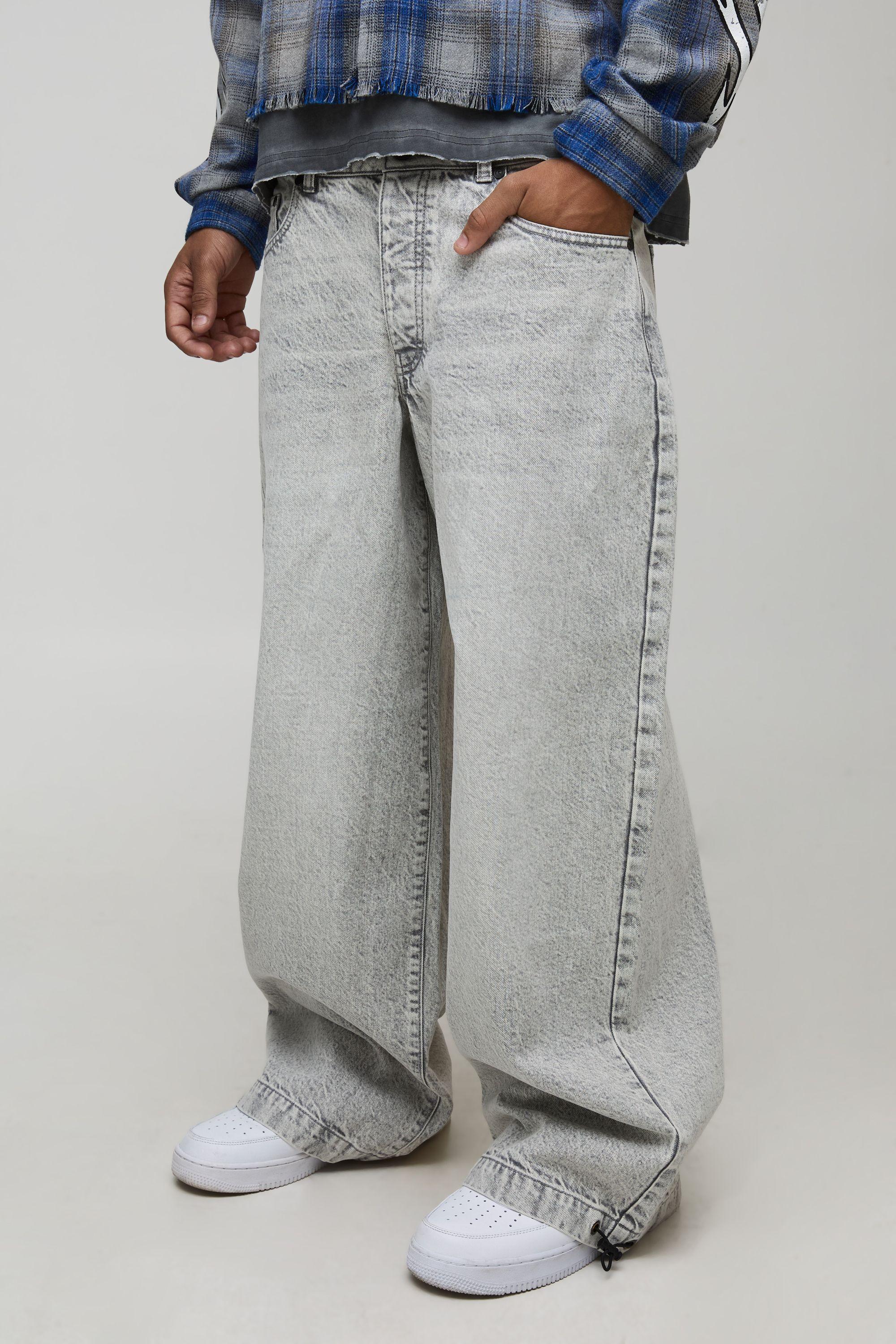 Basic Parachute Fit Jeans by BOOHOOMAN