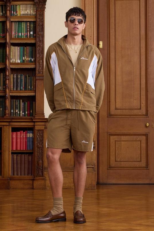 Elasticated Relaxed Fit Crinkle Colourblock Short by BOOHOOMAN