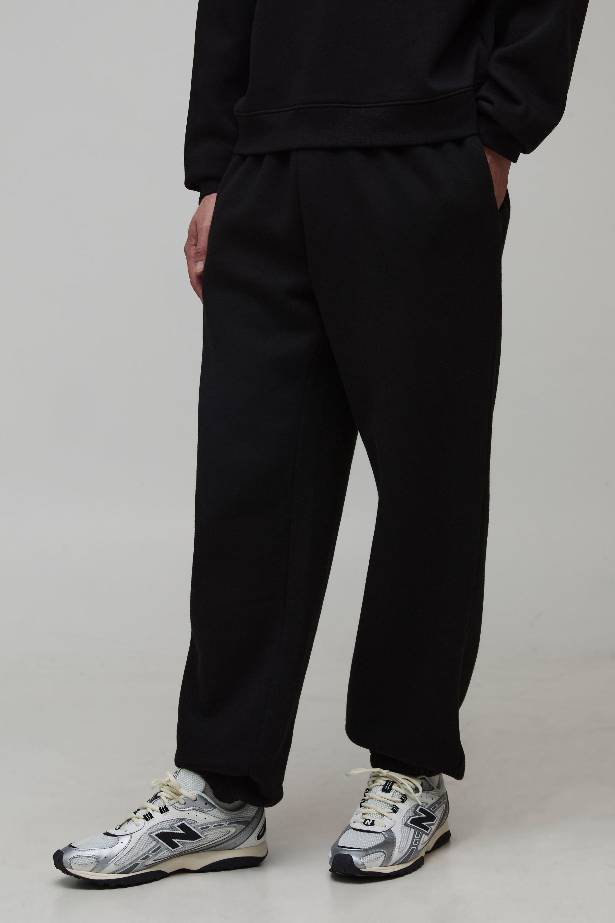 Essential Baggy Jogger by BOOHOOMAN