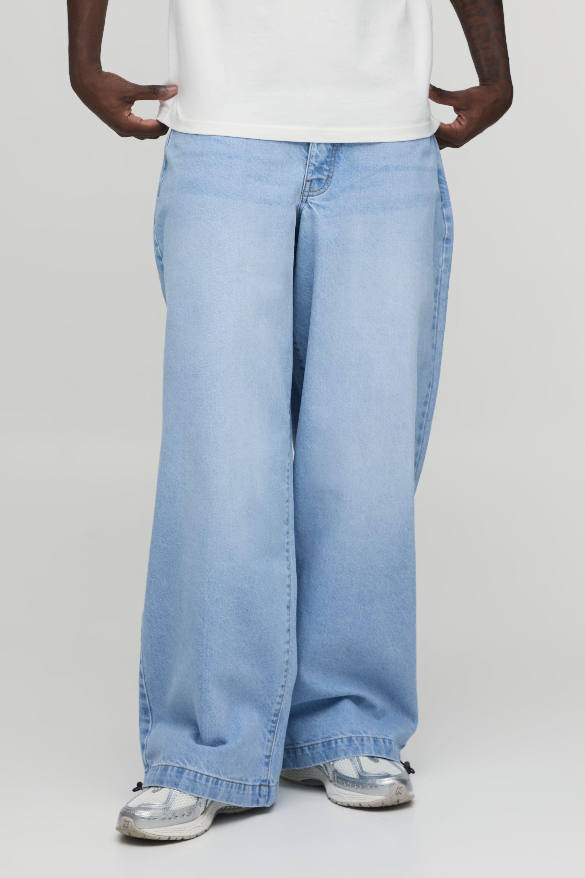 Essential Parachute Fit Jeans by BOOHOOMAN