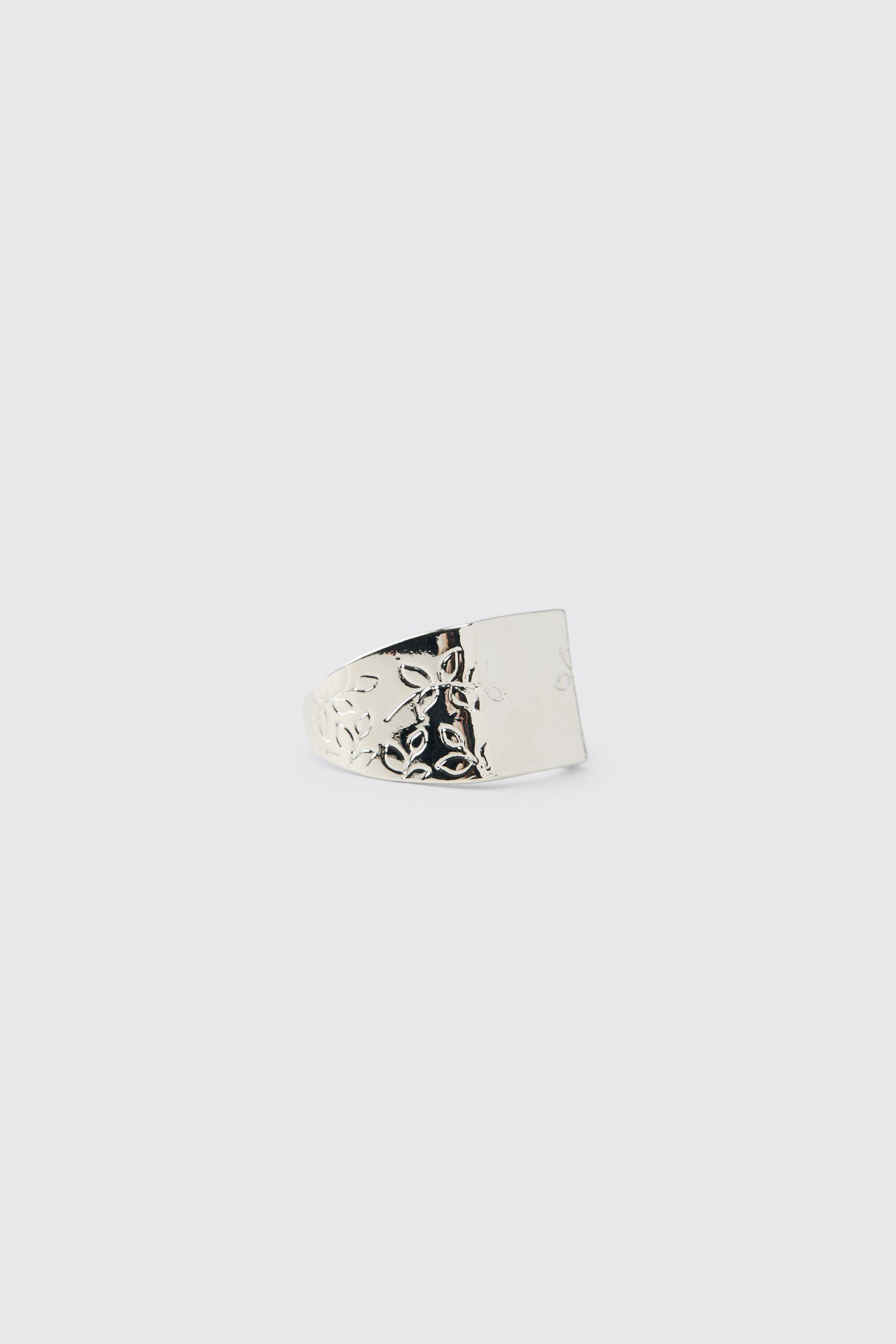 Silver Floral Engraved Ring by BOOHOOMAN