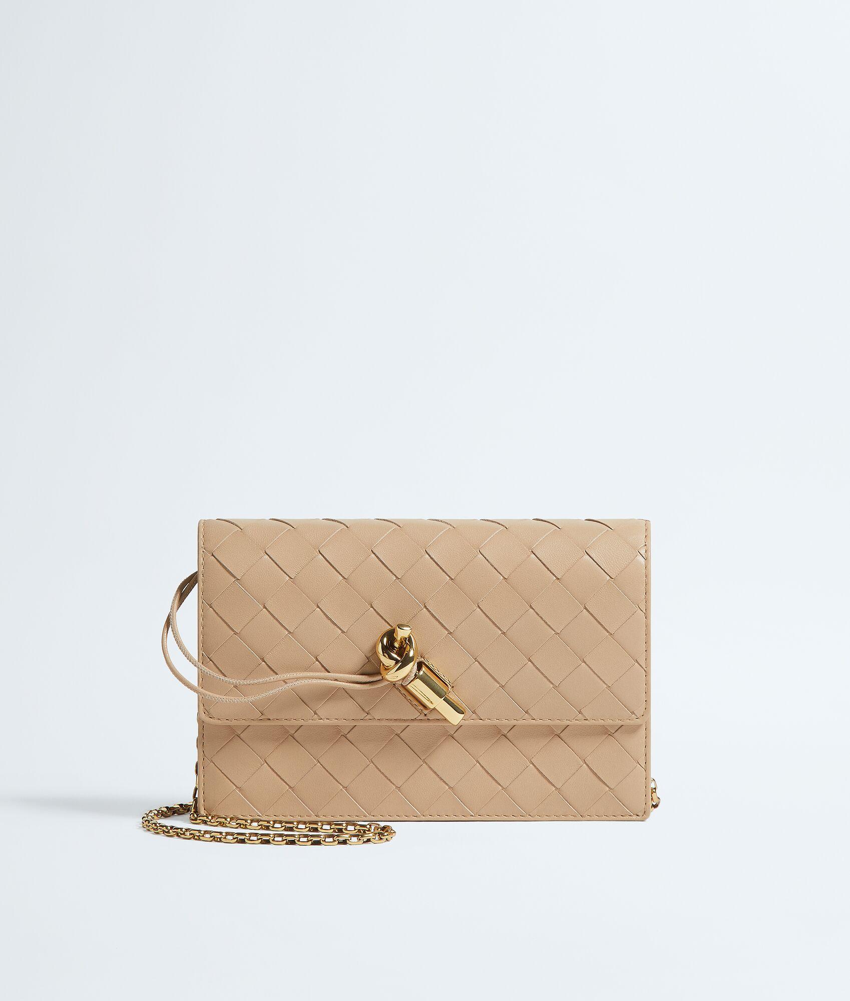 andiamo pouch on chain
                            
                            
                                andiamo pouch on chain by BOTTEGA VENETA