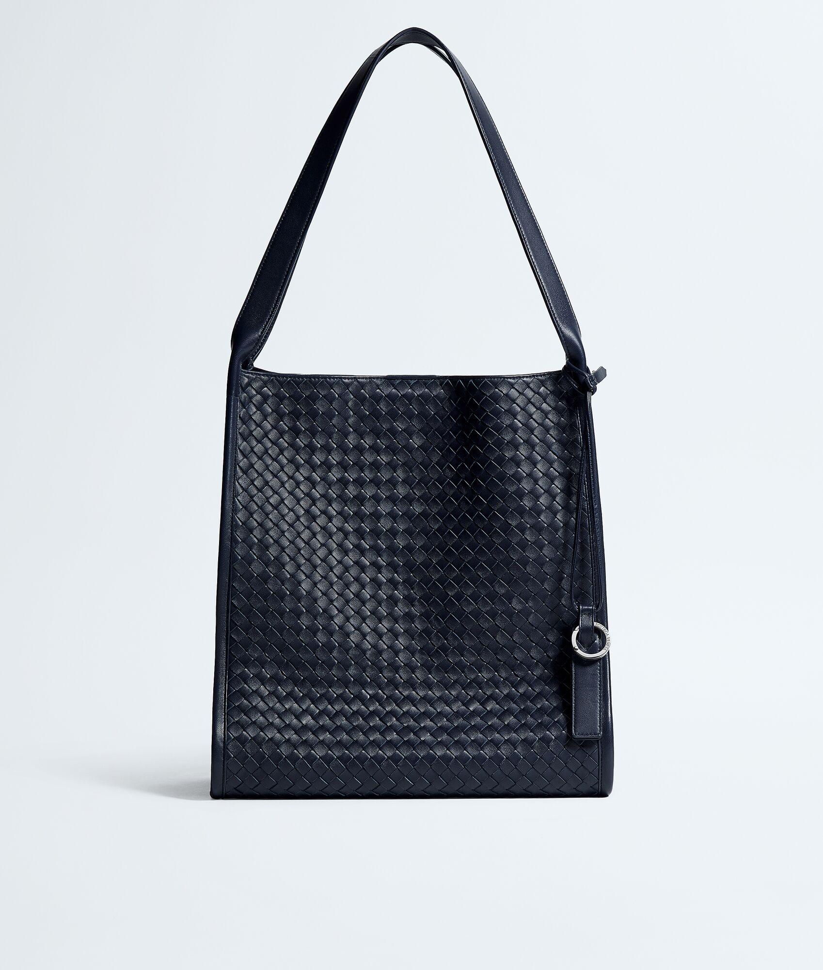 corriere
                            
                            
                                corriere by BOTTEGA VENETA