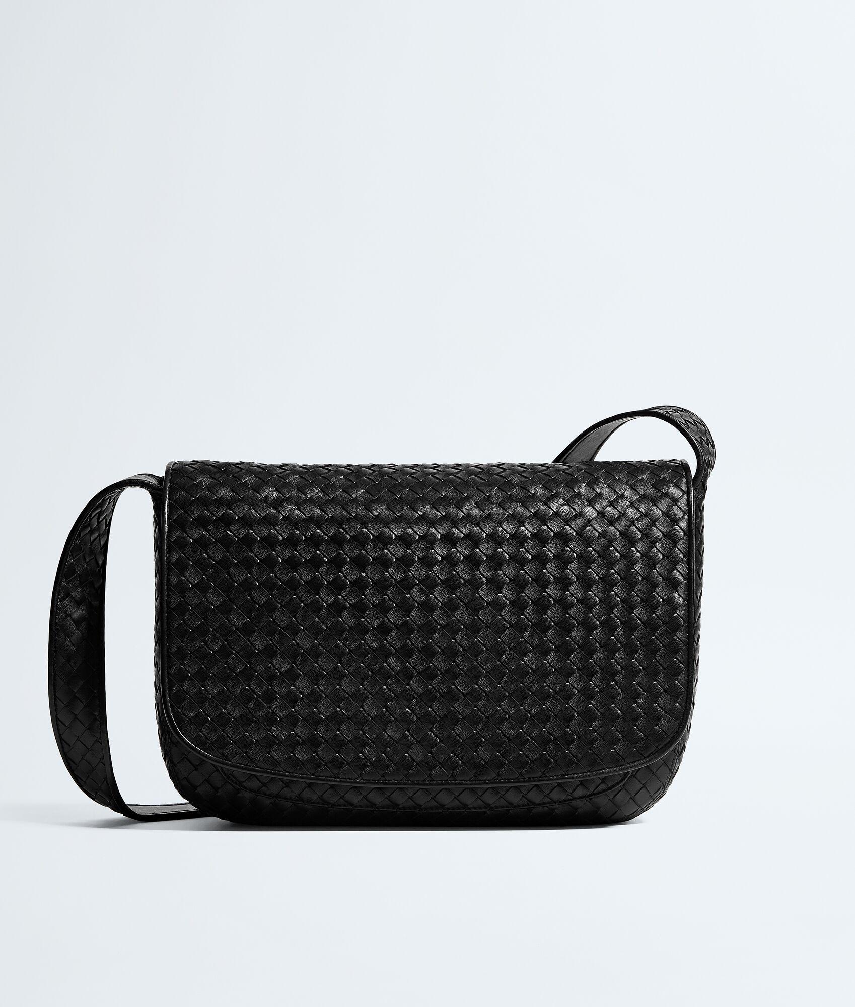 veneto large messenger
                            
                            
                                veneto large messenger by BOTTEGA VENETA