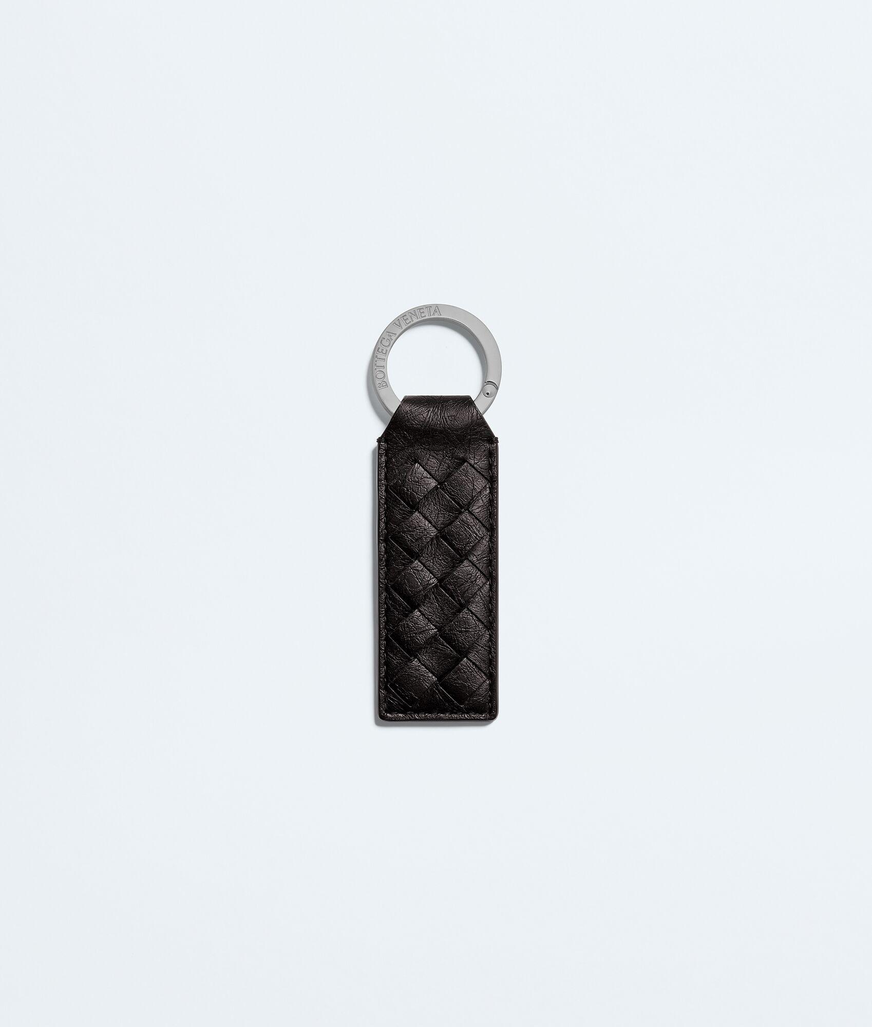 woven mycelium key ring
                            
                            
                                woven mycelium key ring by BOTTEGA VENETA