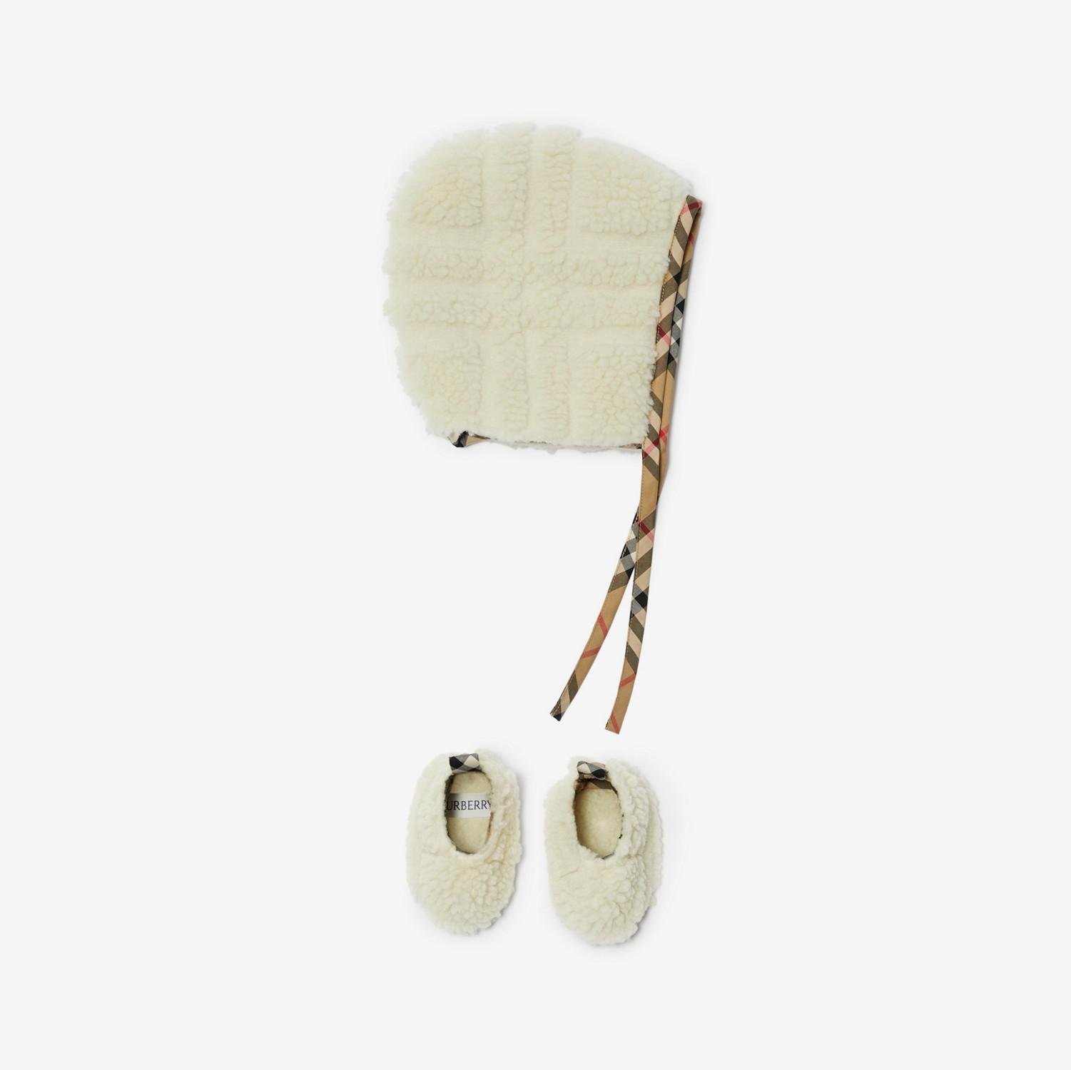 Check Fleece Two-piece Baby Gift Set by BURBERRY